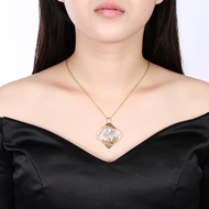 Picture of Fabulous 16 Inch Dubai Pendant Necklace Online Only