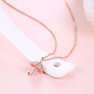 Picture of Fashion White Pendant Necklace in Exclusive Design