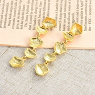 Picture of Fashion Casual Dangle Earrings with Speedy Delivery