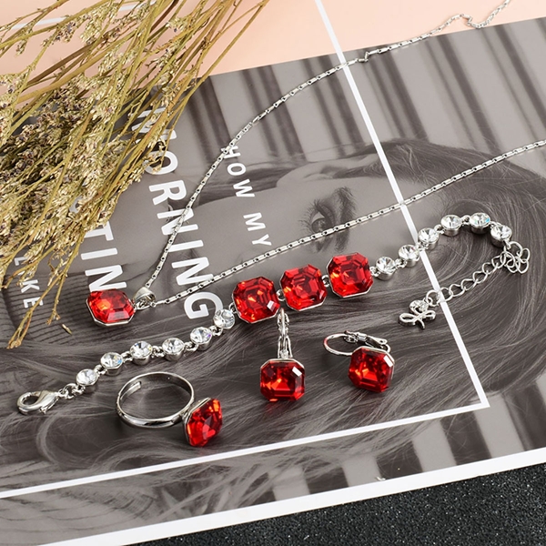 Picture of Best Swarovski Element Fashion 4 Piece Jewelry Set