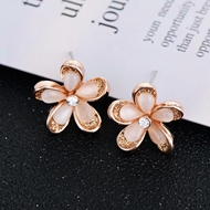 Picture of Affordable Zinc Alloy Classic Stud Earrings in Exclusive Design