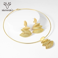 Picture of Dubai Gold Plated Necklace and Earring Set in Exclusive Design