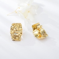 Picture of Pretty Medium Gold Plated Stud Earrings