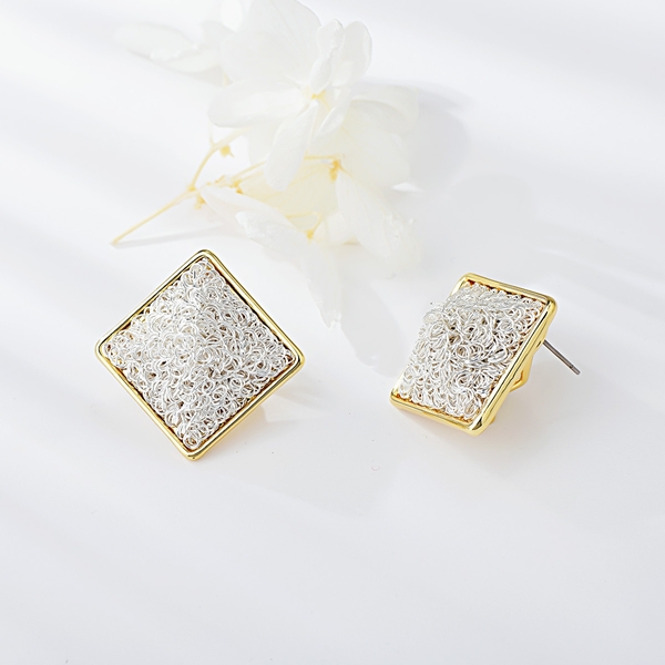 Picture of Featured Gold Plated Dubai Stud Earrings with Full Guarantee