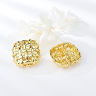 Picture of Dubai Gold Plated Stud Earrings with Speedy Delivery