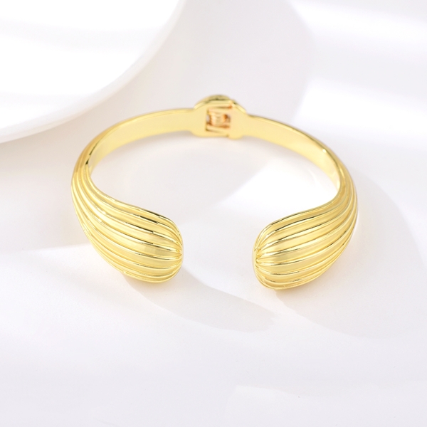 Picture of Top Big Dubai Fashion Bangle