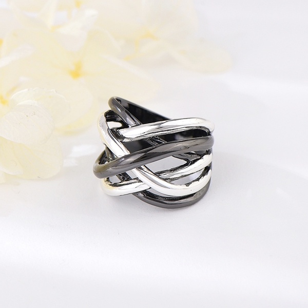 Picture of Dubai Zinc Alloy Fashion Ring with Full Guarantee