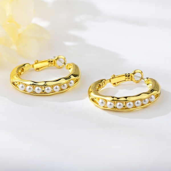 Picture of Artificial Pearl Small Hoop Earrings for Female