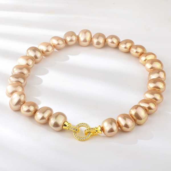 Picture of Classic shell pearl Short Statement Necklace with Fast Delivery