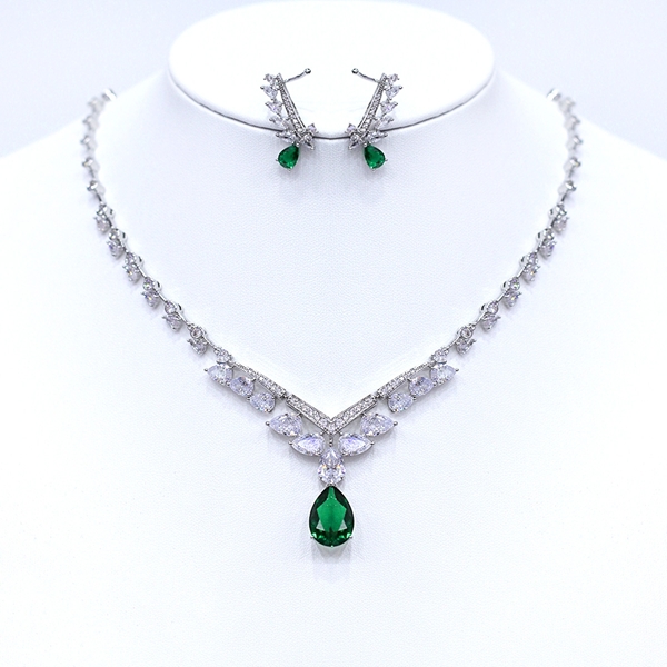 Picture of Charming Green Cubic Zirconia 2 Piece Jewelry Set As a Gift