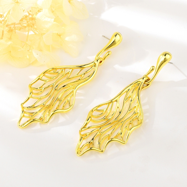 Picture of Hot Selling Gold Plated Zinc Alloy Dangle Earrings from Top Designer