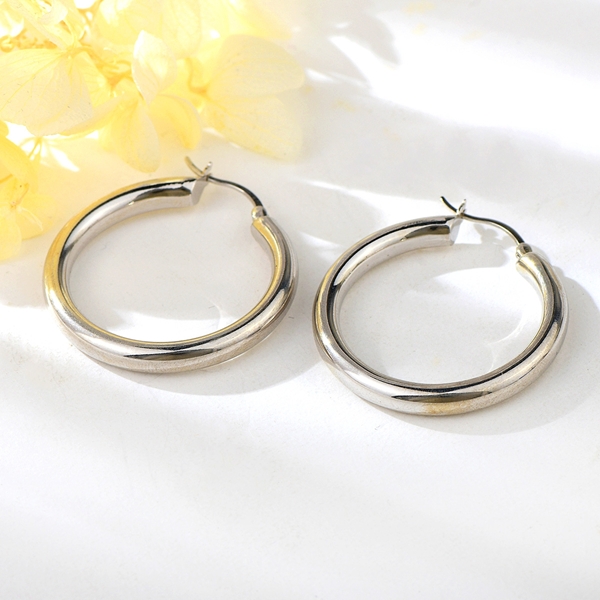 Picture of 925 Sterling Silver Medium Huggie Earrings in Flattering Style