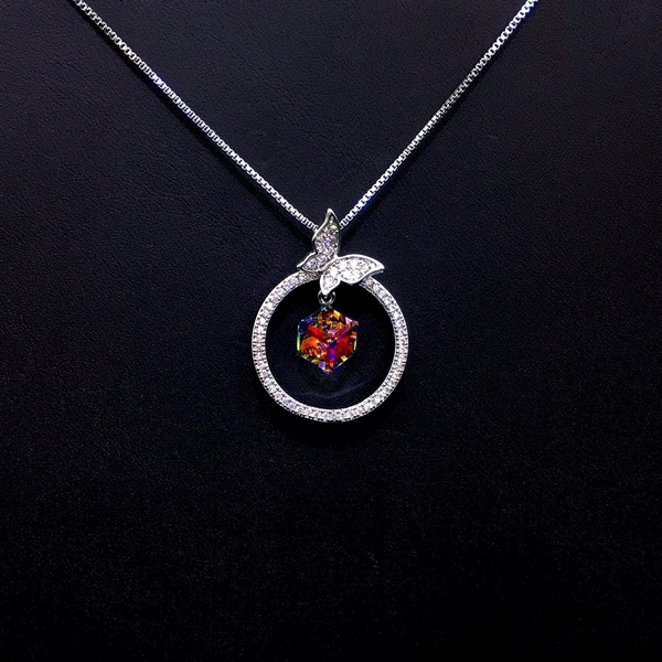 Picture of Fashion Platinum Plated Pendant Necklace at Unbeatable Price