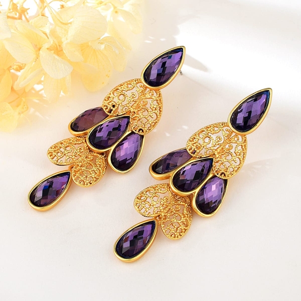 Picture of Wholesale Gold Plated Party Dangle Earrings Online