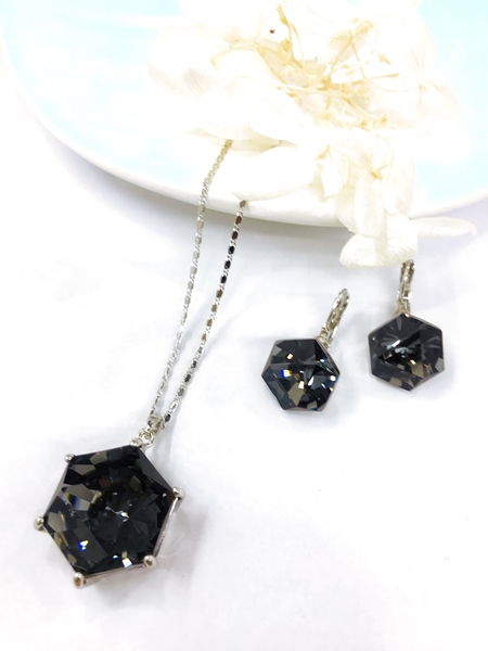 Picture of Affordable Simple Swarovski Element 2 Piece Jewelry Set from Trust-worthy Supplier