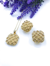 Show details for Party shell pearl 2 Piece Jewelry Set in Flattering Style