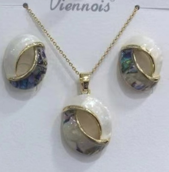 Picture of Good Cubic Zirconia Gold Plated 2 Piece Jewelry Set